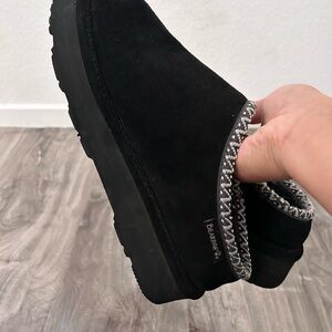 bearpaw women’s slides